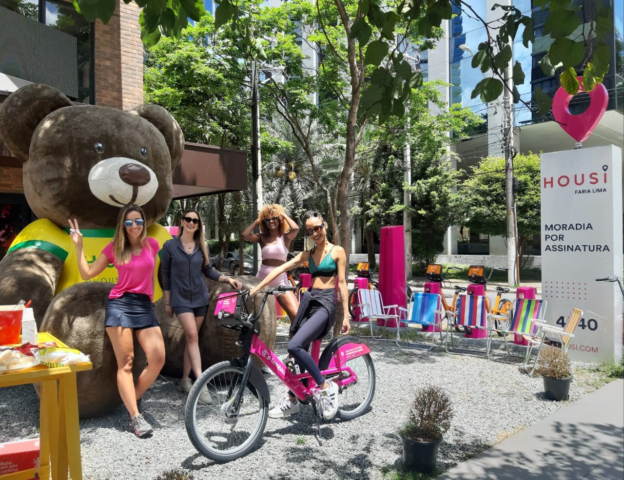 Tembici e Housi inauguram "Estação Rosa" de Bike Itaú na Faria Lima ao som de DJ Pedretti - imagem 6