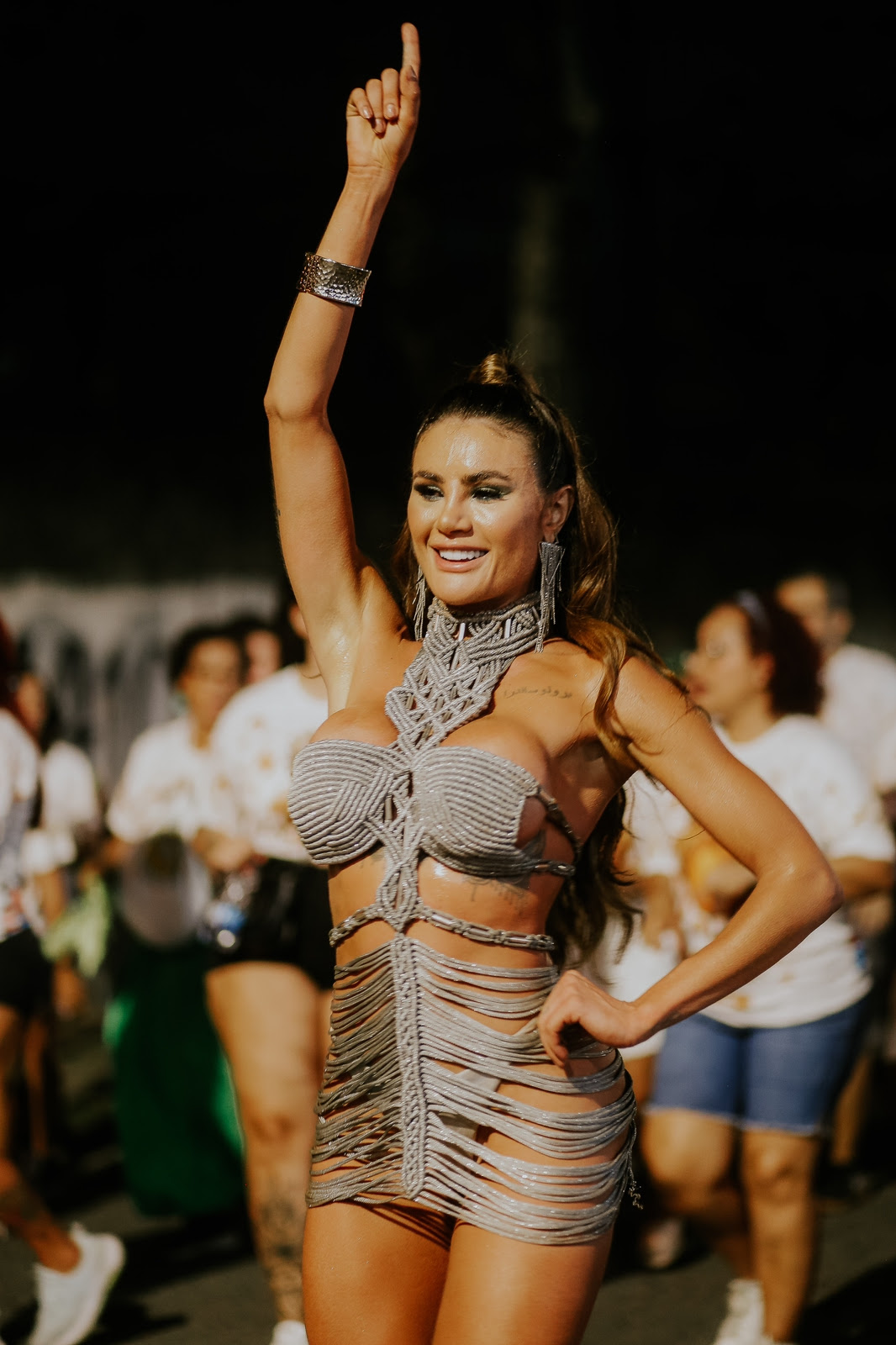 Anunciada como Musa da Mocidade Independente, Natacha Horana conta que chegou a passar mal de emoção - imagem 5