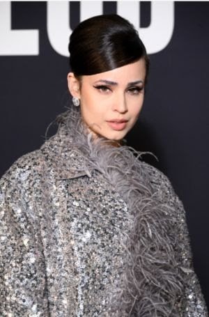 Estrelas brilham em Bulgari durante desfiles de Alta Costura em Paris - imagem 12