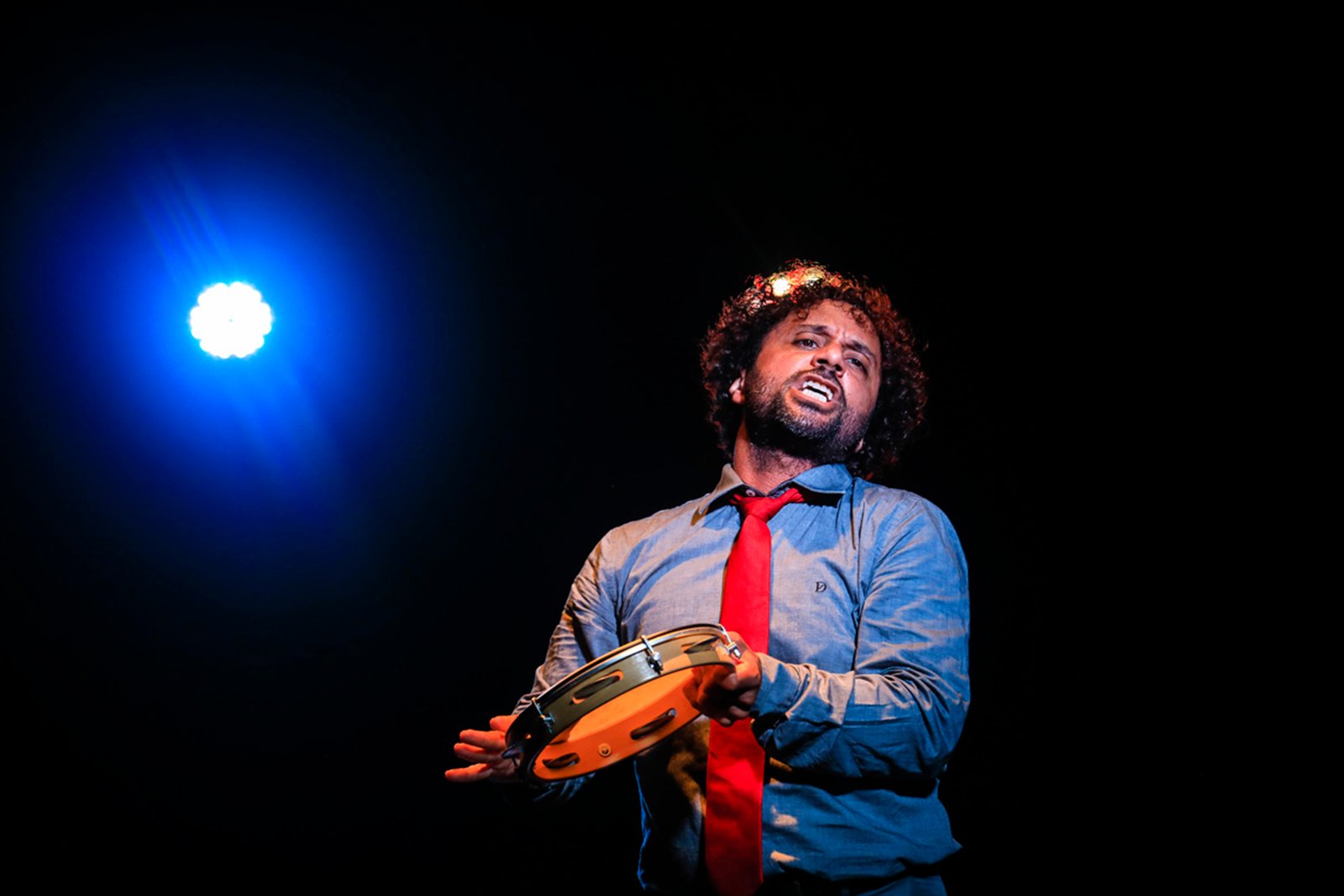 Um Shakespeare do subúrbio: em “Eu, Romeu” o ator Marcos Camelo, da Adorável Companhia (RJ), estreia em São - imagem 5