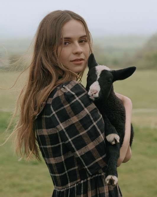 Urban Arts recebe Gabrielle Aplin para pocket show e exposição fotográfica - imagem 3