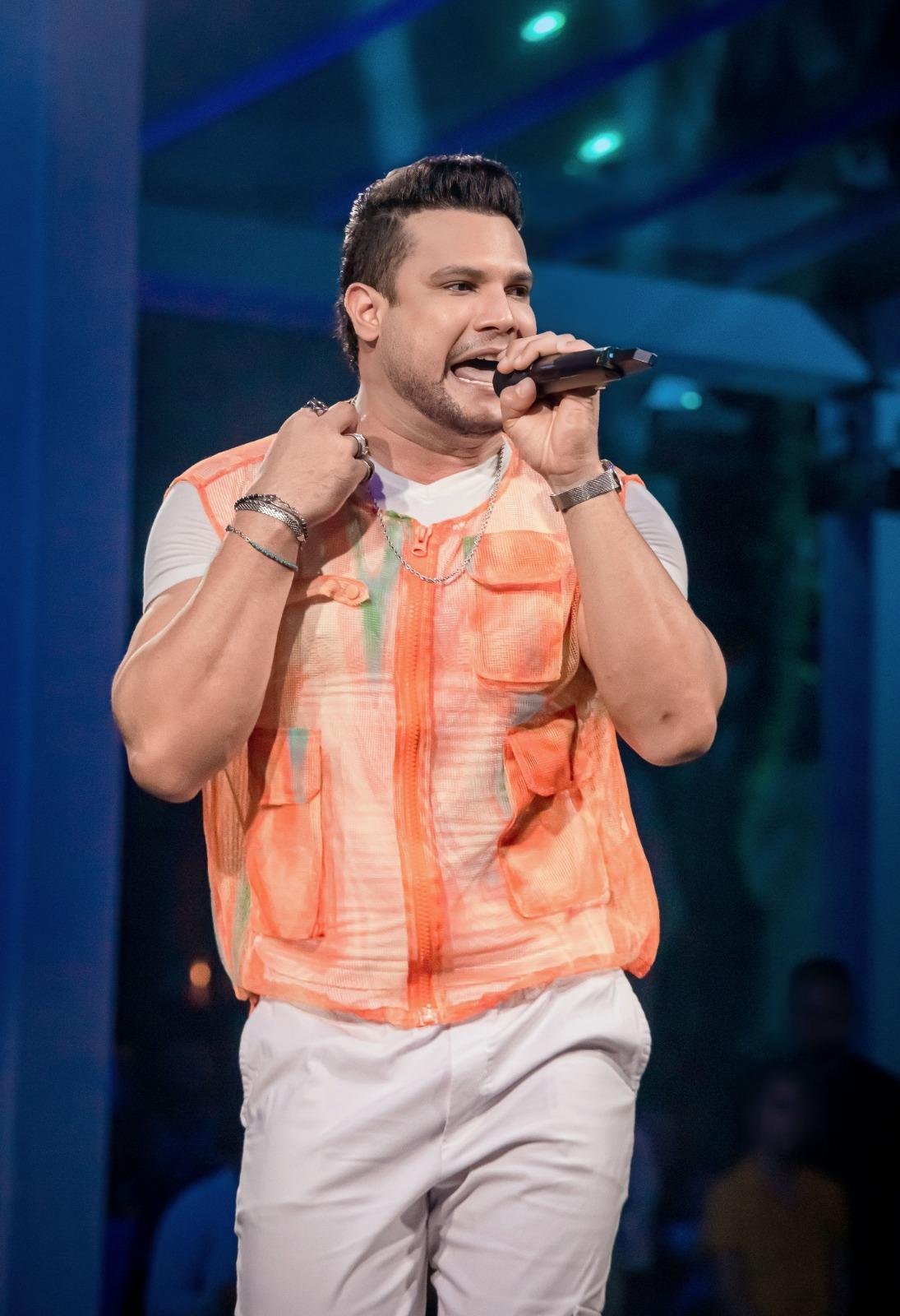 ÀS VÉSPERAS DO CARNAVAL, ISRAEL NOVAES LANÇA SINGLE AUTORAL QUE PROMETE SER HIT DA FOLIA - imagem 2