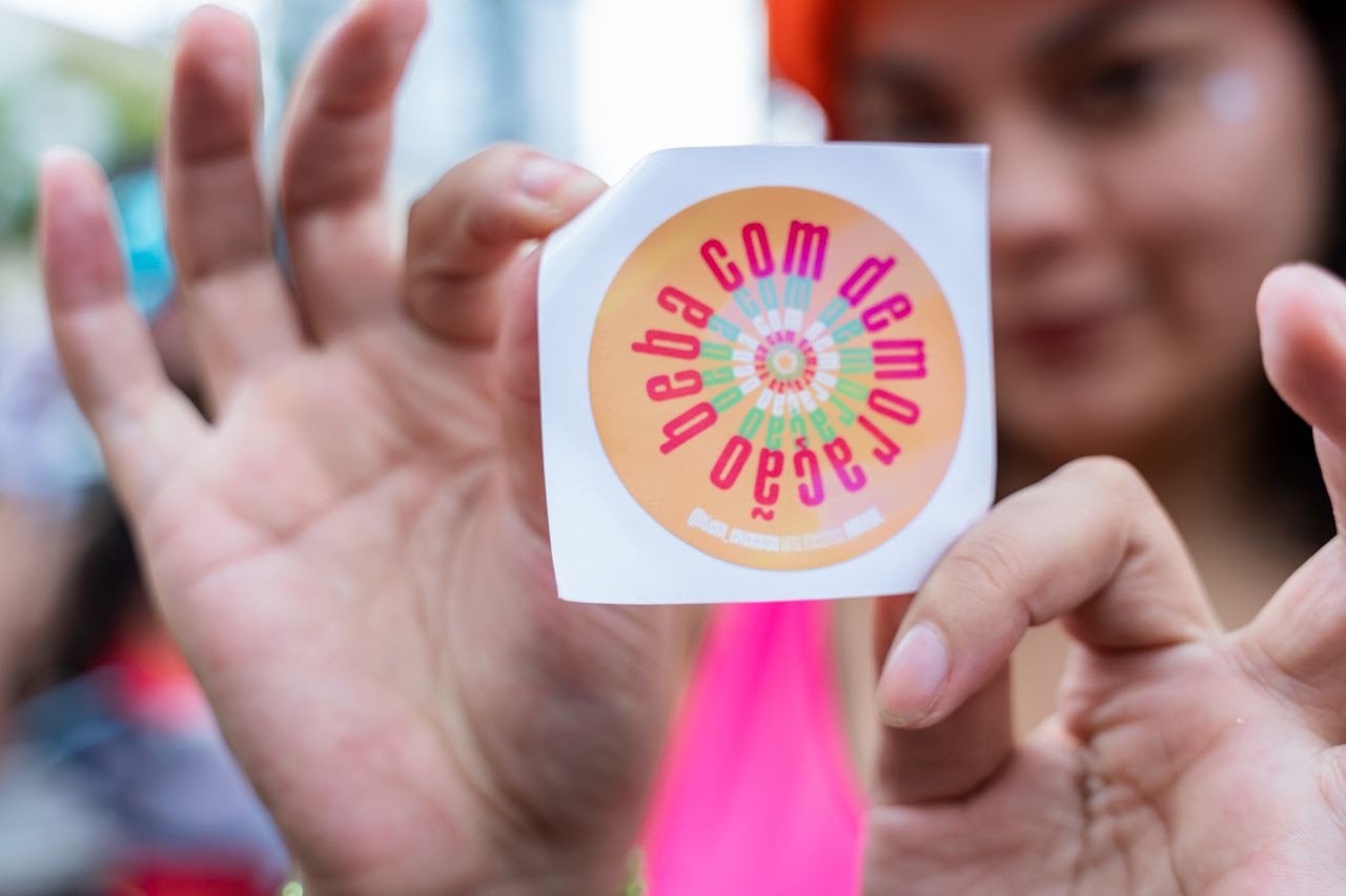 ‘Beba com Demoração’: ABRABE convida foliões para carnaval mais responsável e menos acelerado - imagem 2