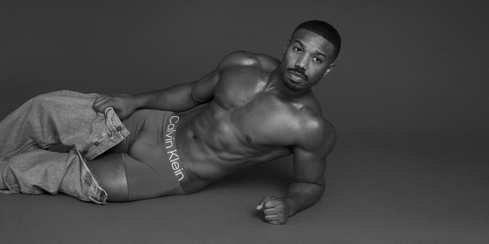 Calvin Klein revela campanha inédita de Primavera 2023 com Michael B. Jordan