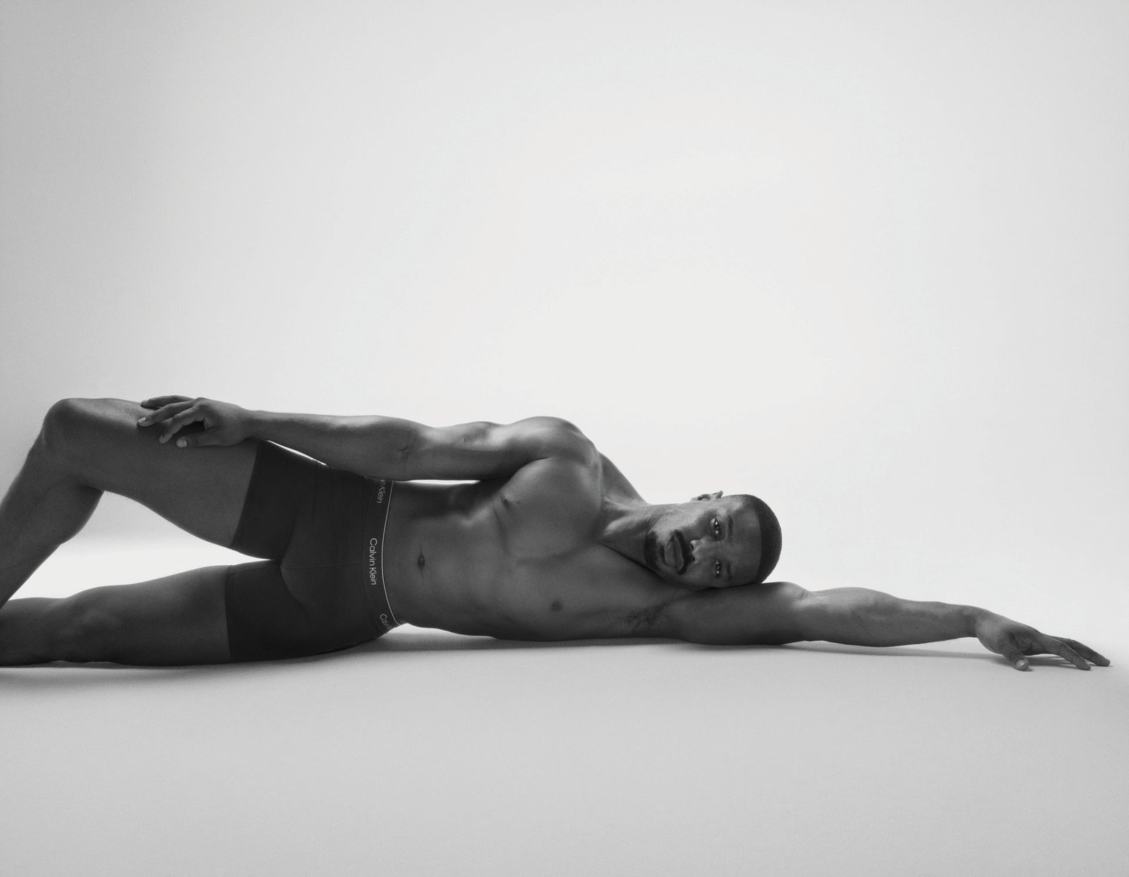 Calvin Klein revela campanha inédita de Primavera 2023 com Michael B. Jordan - imagem 4