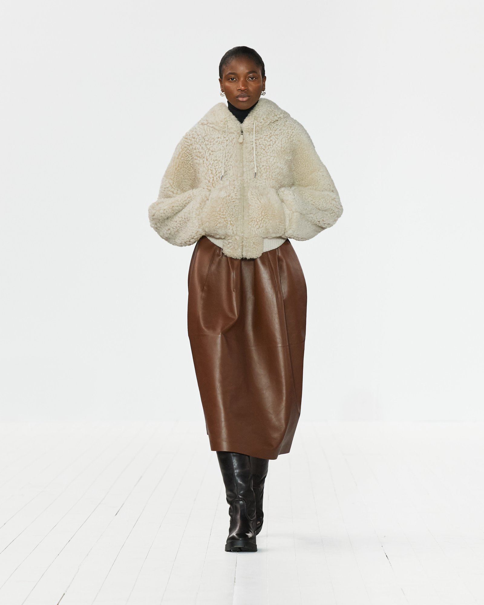 Chloé se inspira na arte barroca e no poder feminino em sua coleção de inverno 23 - imagem 4