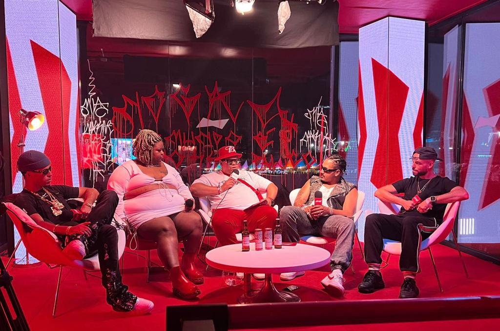 Froid, L7, Papatinho, MC Carol e Babu Santana se reúnem em último dia do BudStudio no Lollapalooza Brasil - imagem 2