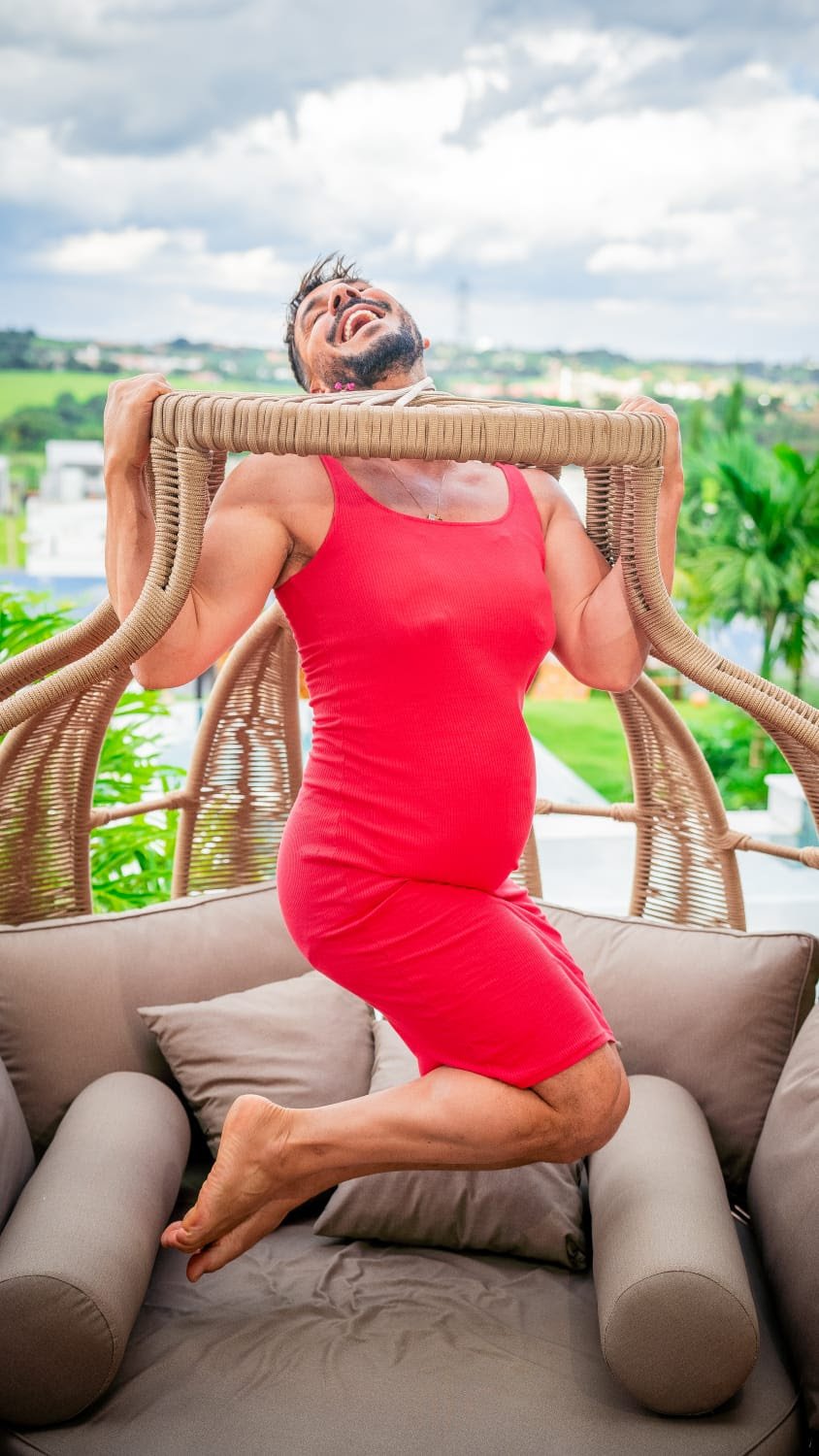 Julio Rocha posa com "barrigão" para pedir ajuda aos seguidores para o nome da filha: "Melhor ensaio de - imagem 3