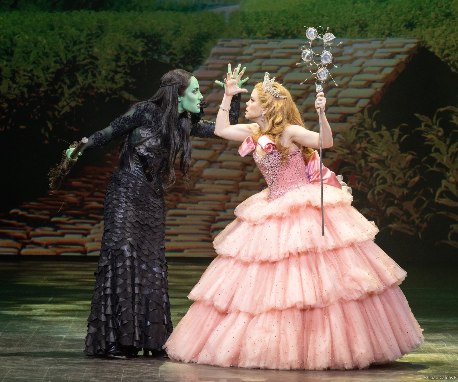 O MUSICAL WICKED VOLTA AO BRASIL NO TEATRO SANTANDER, LOCALIZADO NO COMPLEXO JK IGUATEMI, A PARTIR DE 9 DE - imagem 2