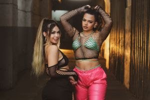 Brisa Star se junta a Melody e Maikinho Dj no pop/funk dançante "Na Rebolada"