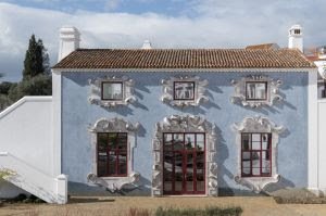 Christian Louboutin tem o prazer de anunciar a abertura do hotel Vermelho Melides