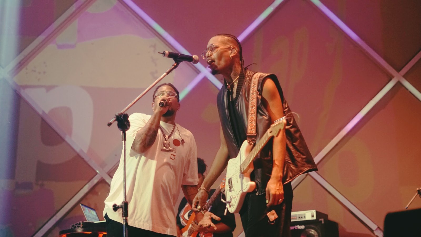 Priscilla Alcântara marca presença em shows de Thiago Pantaleão, Hodari e Luccas Carlos no Cine Joia São Paulo - imagem 4