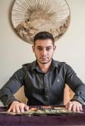 Edu Scarfon - bruxo e fundador da Astral TV