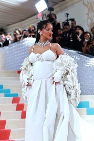 Estrelas Brilham usando BVLGARI no Met Gala 2023 - imagem 24
