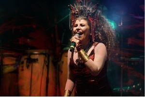 Rita Benneditto comemora os 20 anos de Tecnomacumba em show com participação de MC Tha na Casa Natura Musical
