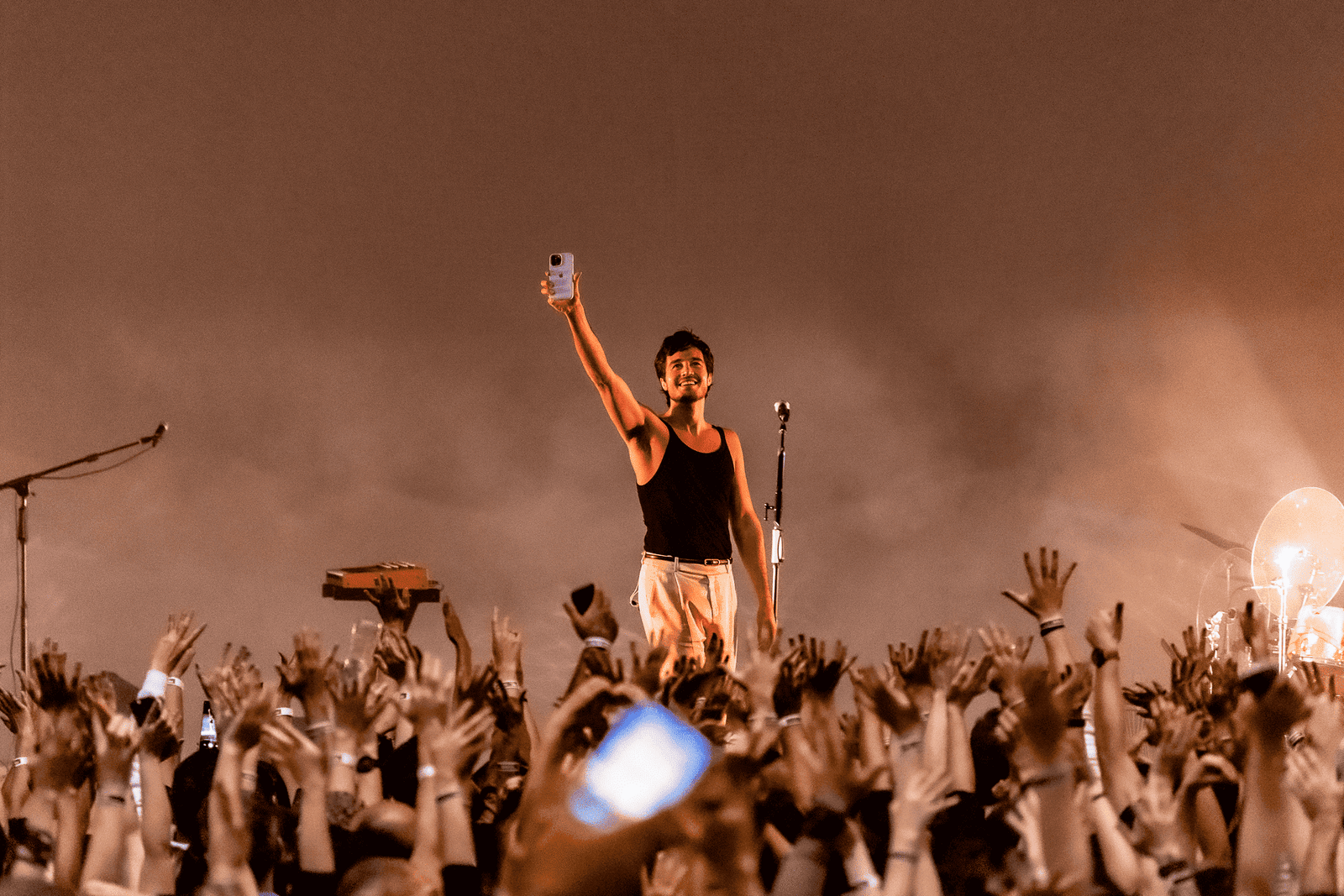 TIAGO IORC FAZ SHOW LOTADO EM SÃO PAULO, COM PARTICIPAÇÃO DE DUDA BEAT - imagem 6