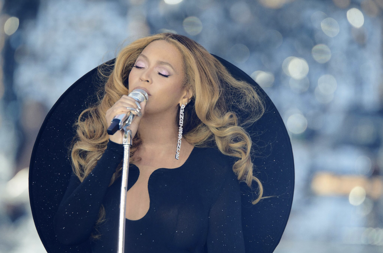 Beyoncé usa Tiffany & CO. Personalizado Durante Renaissance World Tour em Londres - imagem 6