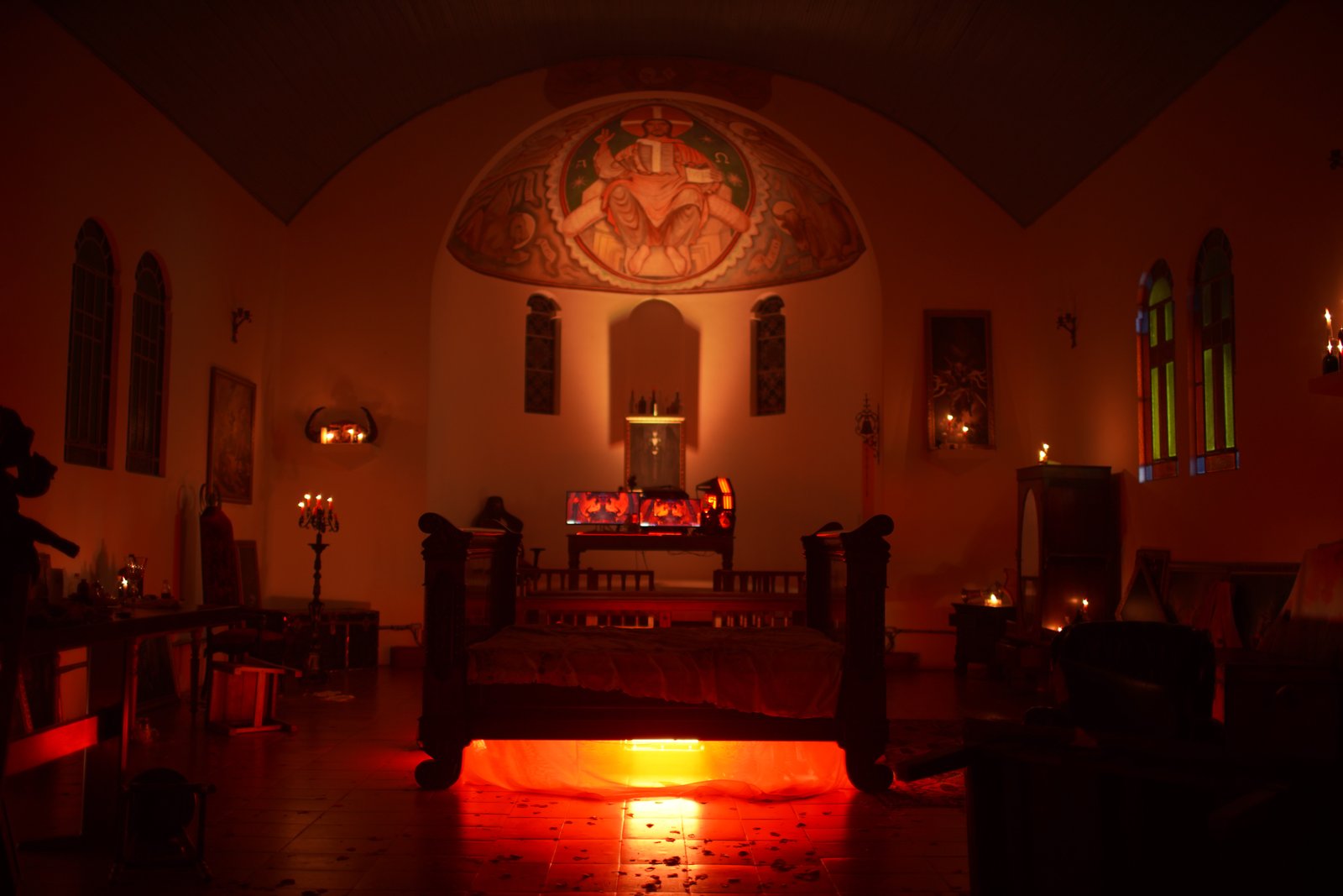 Diablo IV transforma catedral centenária em HellBnB, onde influenciadores viverão uma noite aterradora - imagem 3
