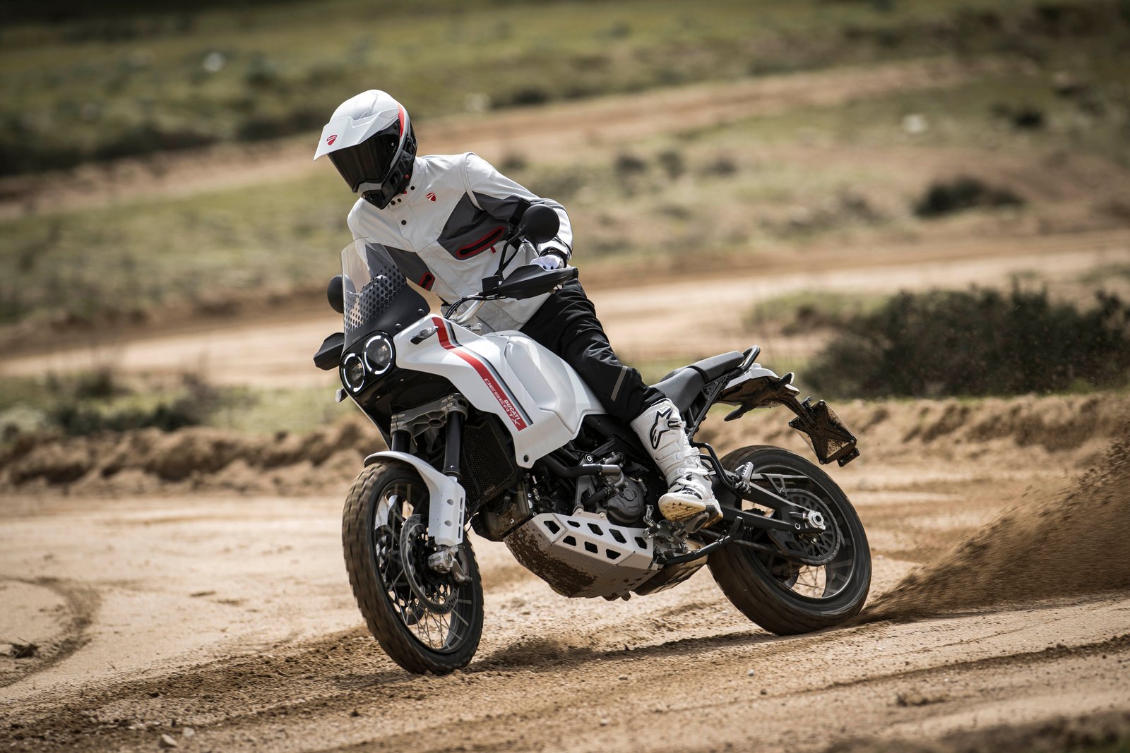 Ducati DesertXdesembarcano Brasil - imagem 2