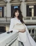 Embaixadora Global da Bulgari, Anne Hathaway, apresenta a coleção FW '23 de Artigos de Couro e Acessórios - imagem 12