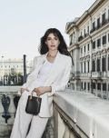 Embaixadora Global da Bulgari, Anne Hathaway, apresenta a coleção FW '23 de Artigos de Couro e Acessórios - imagem 13
