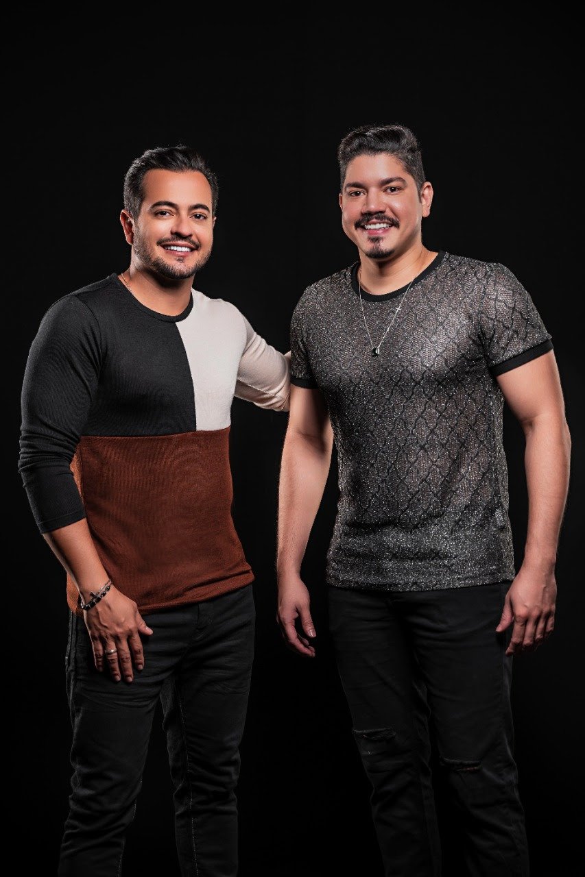 Henrique e Diego se apresentam na Arena Capivari