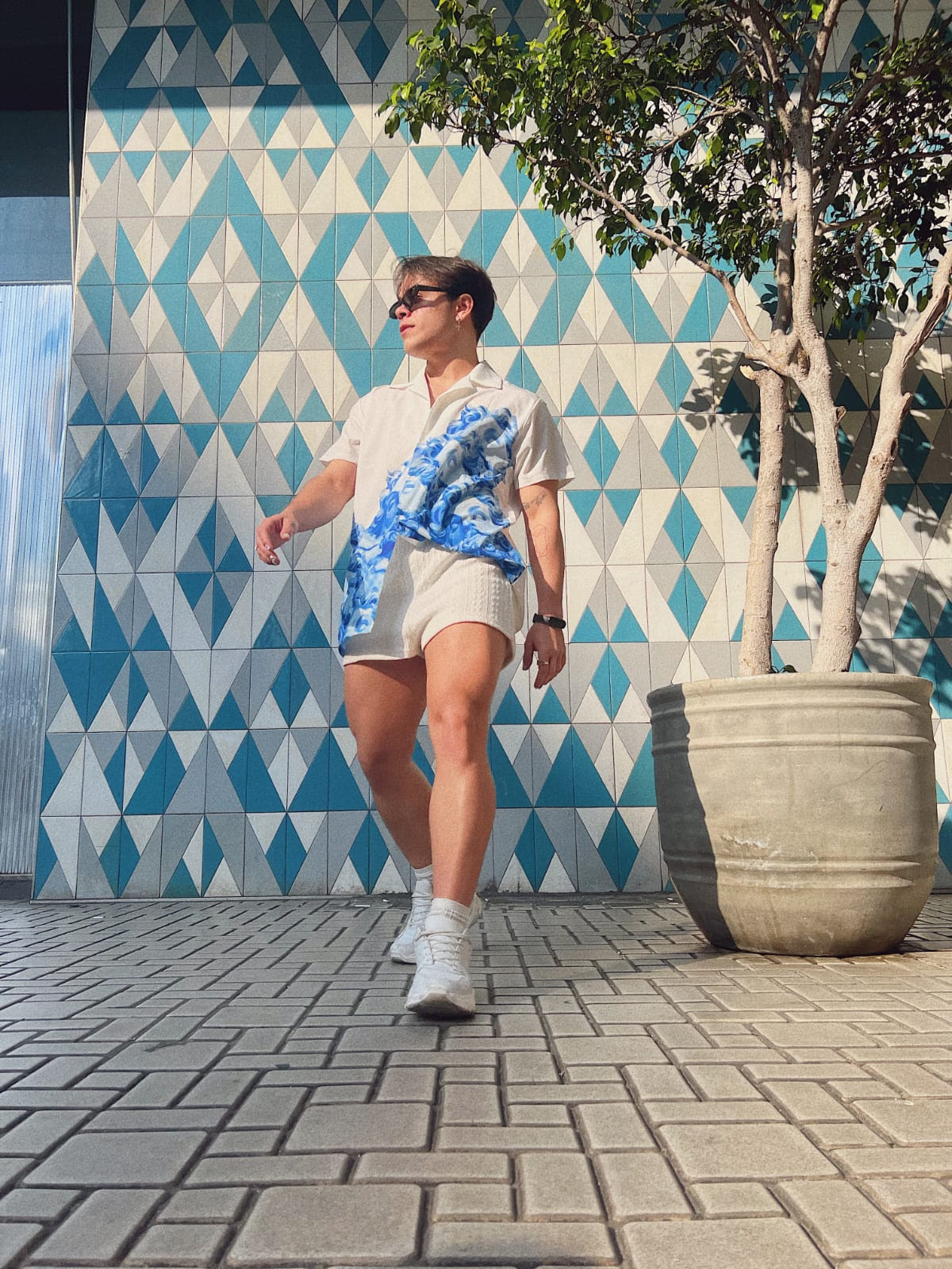 Influenciador trans Dante Olivier fala sobre o conceito de moda genderless: 'Sonho que as pessoas se sintam