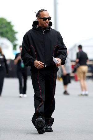 Lewis Hamilton veste Ferragamo
