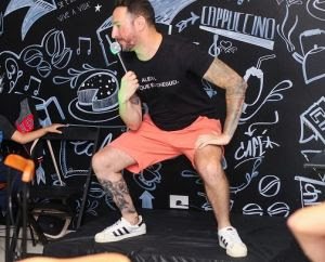 O humorista e apresentador Diego Albuquerque, volta aos palcos do stand up, após sequestro e coma