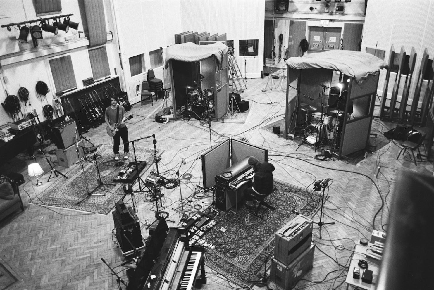 THE SMILEREVELA NOVO SINGLE “BENDING HECTIC” VIA XL RECORDINGS –OUÇAINICIA - imagem 2