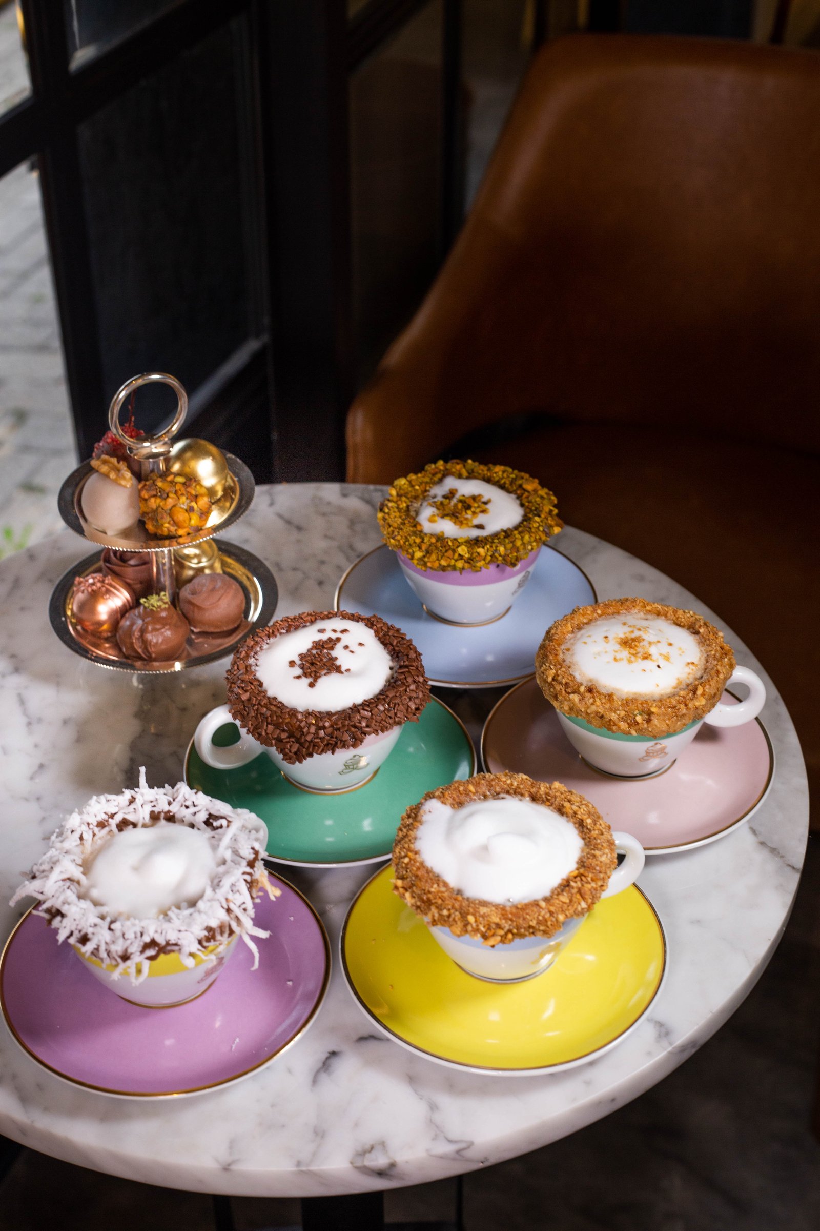 LOJA & CAFÉ MARIANA JUNQUEIRA ANUNCIA FESTIVAL DE CAPPUCCINO