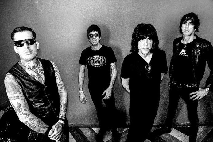PRODUTORA ENCABEÇA INICIATIVA PARA DAR ESPAÇO A NOVAS BANDAS NA TURNÊ DE MARKY RAMONE NO BRASIL EM 2023
