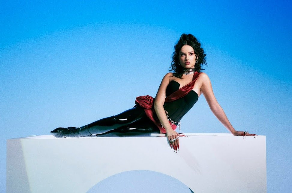 “SAI DA FRENTE”, DE JULIETTE, ALCANÇA LISTAS TOP 50 DO SPOTIFY NO BRASIL E PORTUGAL