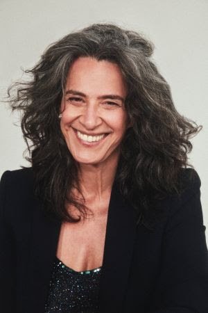 Simone, uma das maiores intérpretes brasileiras, é a nova personagem do Mundo Bita no lançamento de "Cigarra" - imagem 2