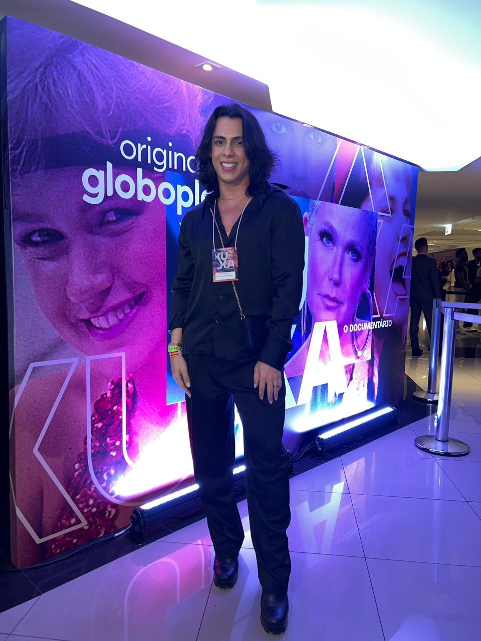 XUXA LANÇA DOCUMENTÁRIO DO GLOBOPLAY E RECEBE ARTISTAS E O INFLUENCIADORFELIPE THEODORO