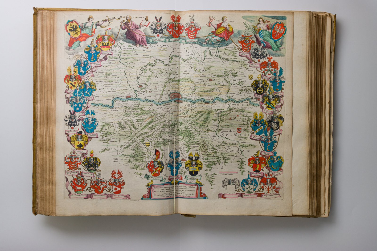 Conheça a programação de palestras, oficinas e visitas mediadas da Exposição de livros raros da Biblioteca