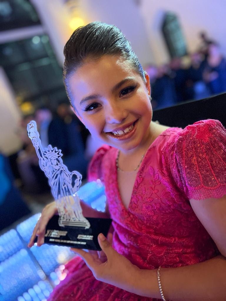 Noite de gala em Nova Iorque: Sophia Eldo foi a primeira criança a ser premiada - imagem 3