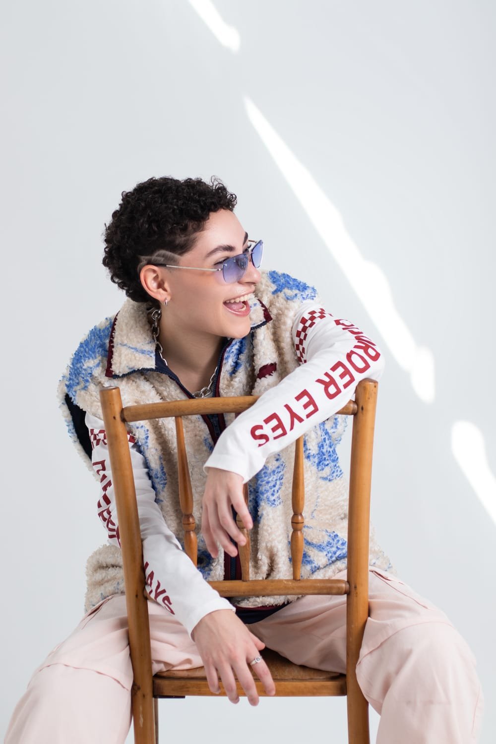 Predestinada para o sucesso: Conheça Teresa e seu envolvente pop rap.