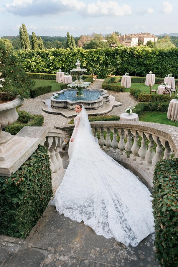MICHELLE SALAS USA TIFFANY & CO. EM COMEMORAÇÕES DO SEU CASAMENTO COM DANILO DÍAZ NA TOSCANA - imagem 2