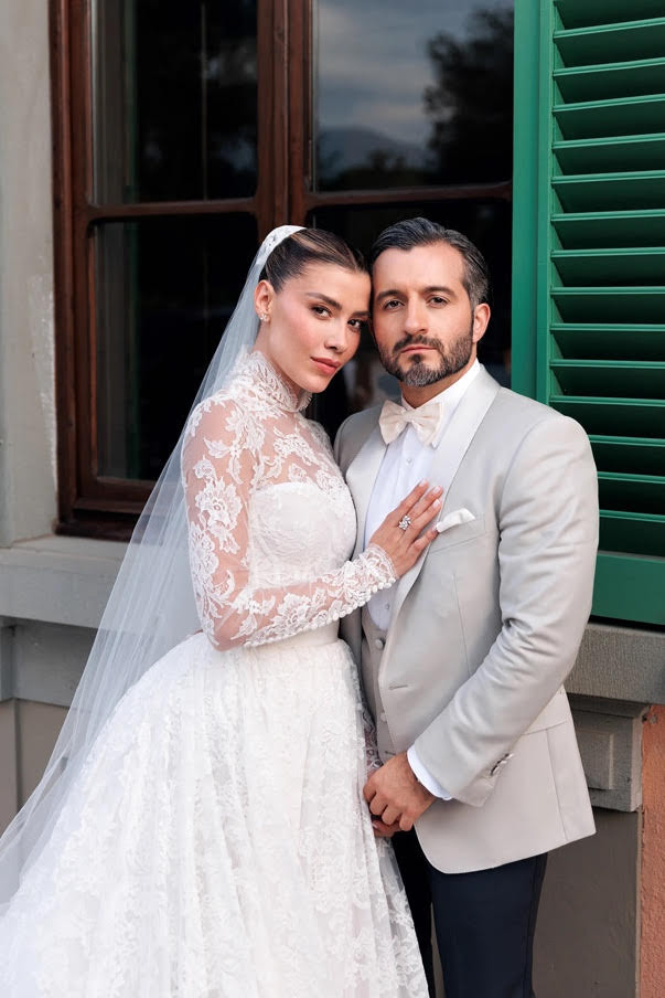 MICHELLE SALAS USA TIFFANY & CO. EM COMEMORAÇÕES DO SEU CASAMENTO COM DANILO DÍAZ NA TOSCANA - imagem 6