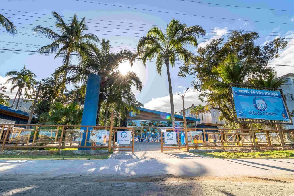 Museu da Vida Marinha fica em frente à praia do Perequê-Açu, em Ubatuba/SP. (Créditos: Felipe Domingos/Instituto Argonauta)
