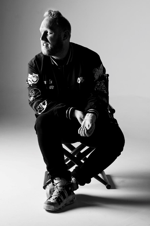 CANTOR GAVIN JAMES VOLTA A SP PARA SHOWS INTIMISTAS NO BAR ALTO