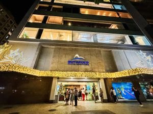 Luzes de Natal do Botafogo Praia Shopping iluminam orla do Rio de Janeiro