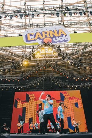 Banda Monobloco abre o CarnaUOL 2024