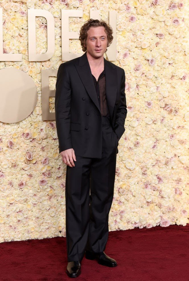 Jeremy Allen White vestiu Calvin Klein para o Globo de Ouro 2024 - imagem 2