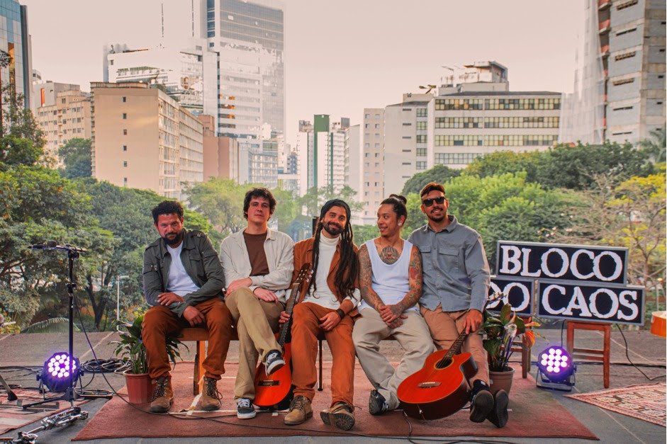 Bloco do Caos atinge 1 milhão de plays em "Caminhada" no Spotify após turnê na Europa
