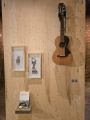 Exposição 'Nos Braços do Violeiro', de Yuri Garfunkel, fica em cartaz até dia 20/04 em Bragança Paulista