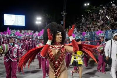 Show histórico: Alcione com Mangueira e Mocidade Alegre no Clube Juventus - imagem 3