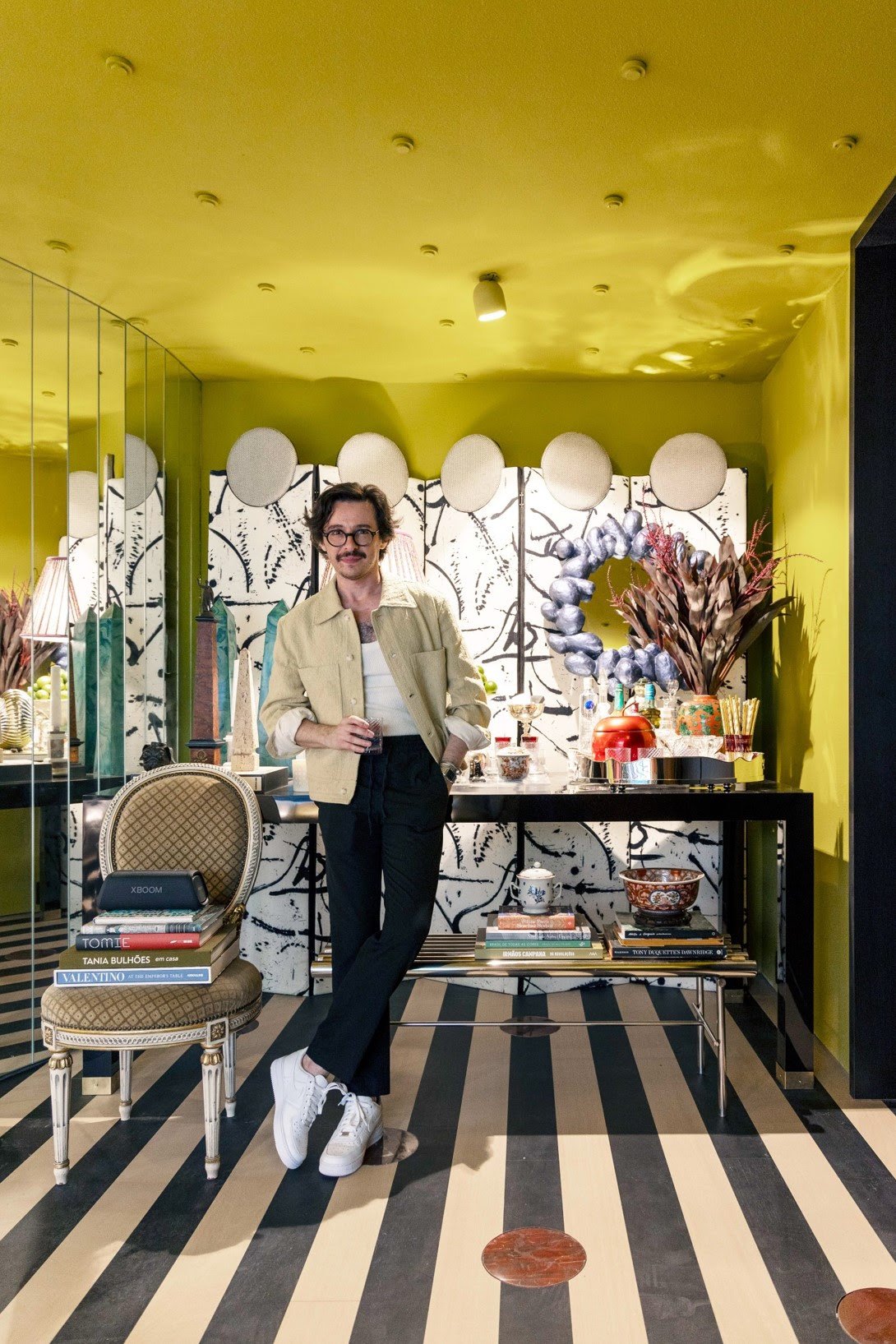 Gustavo Scaramella traz sua marca inconfundível para a CASACOR São Paulo 2024 ao criar o Hall do Apartamento - imagem 8