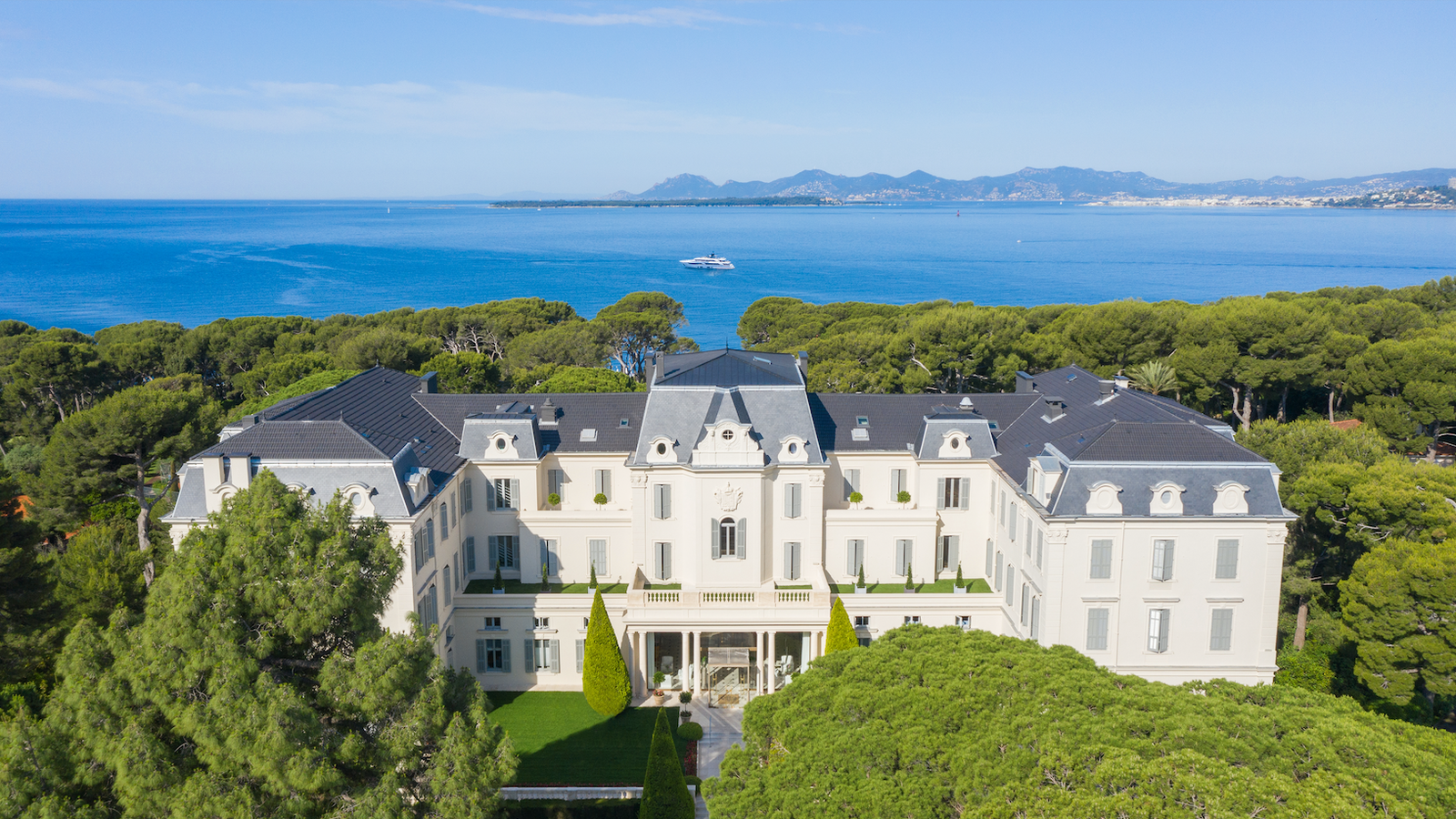 Lacoste e Hotel du Cap-Eden-Roc lançam coleção cápsula exclusiva - imagem 2
